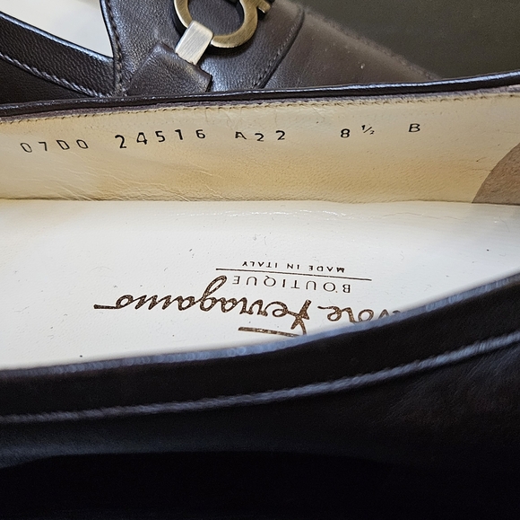 Salvatore Ferragamo Boutique Loafers: Size 8.5 Slim . Made in Italy - Picture 6 of 8